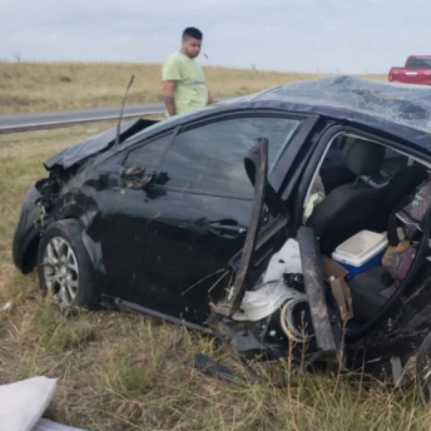 Múltiples heridos por un fuerte choque y vuelco en la ruta 3