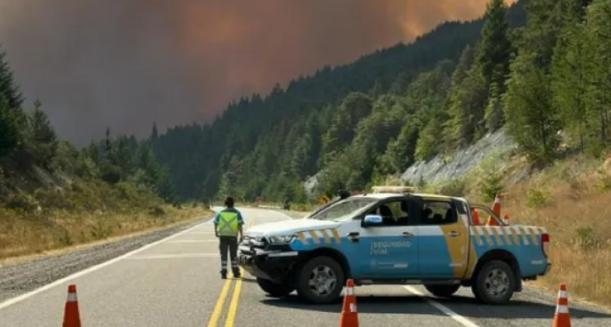 Incendios en Chubut: cortaron la ruta 40