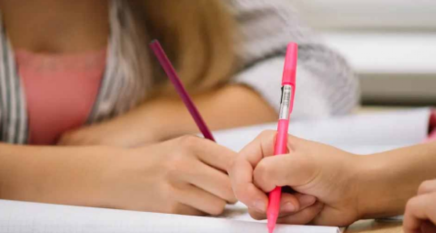 El Gobierno aumentó el monto de la ayuda escolar: cómo se tramita