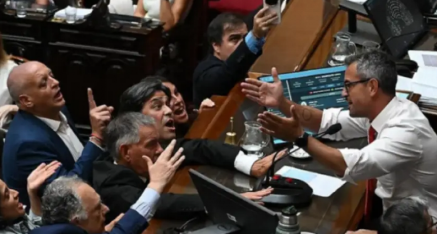 El oficialismo aprobó en Diputados la reforma laboral en una sesión tensa y marcada por polémicas
