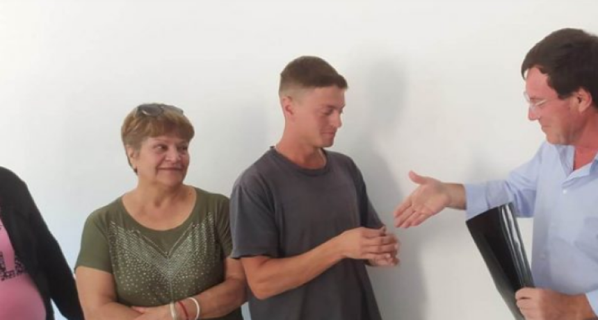 Vivienda en Lote Propio. El Intendente entreg&oacute; una nueva casa