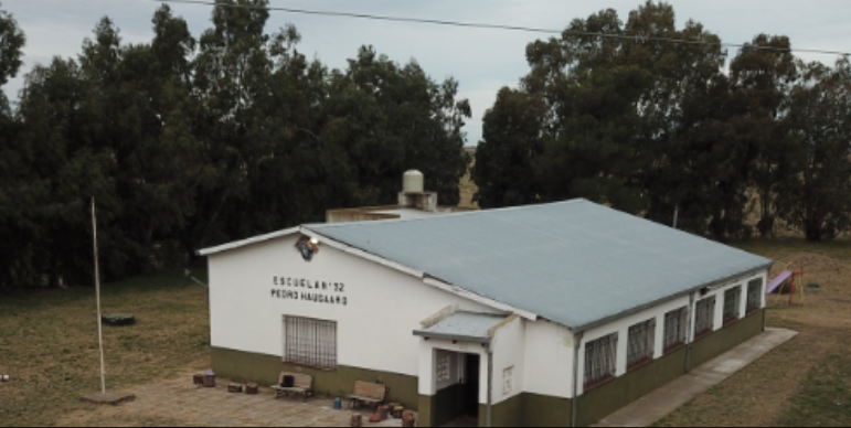 Familias de alumnos exigen respuestas urgentes por el estado de la Escuela Pedro Haugaard