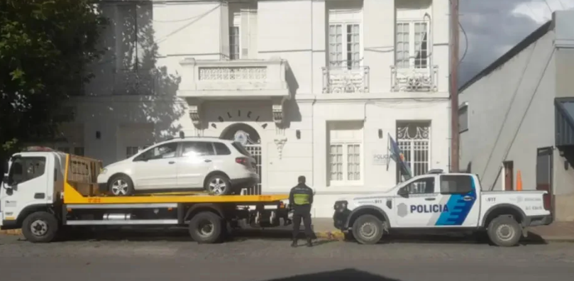 Persecuci&oacute;n policial en Dorrego: Iba en un auto robado y fue detenido