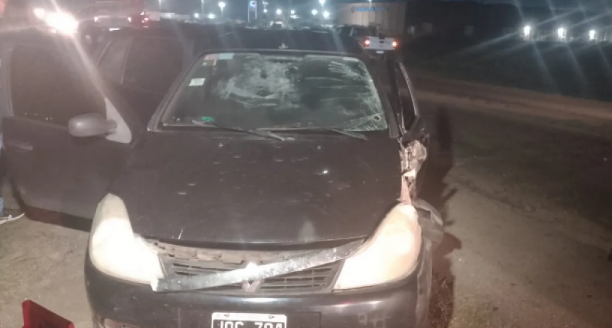Tras un fuerte choque, un camionero huyó