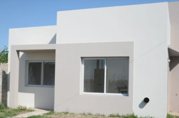 Fueron entregadas las cuatro casas del Programa Municipal