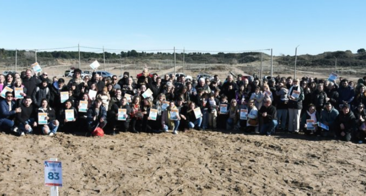Habitar Monte Hermoso: un paso más para que 97 personas cumplan el sueño de la casa propia