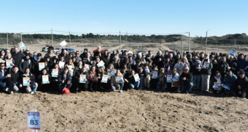 Habitar Monte Hermoso: un paso más para que 97 personas cumplan el sueño de la casa propia