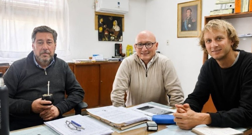 Brian Ollearo se reuni&oacute; en Coronel Dorrego para abordar el desarrollo del barrio Los Eucaliptos, la cuenca del r&iacute;o Sauce Grande y el frente costero