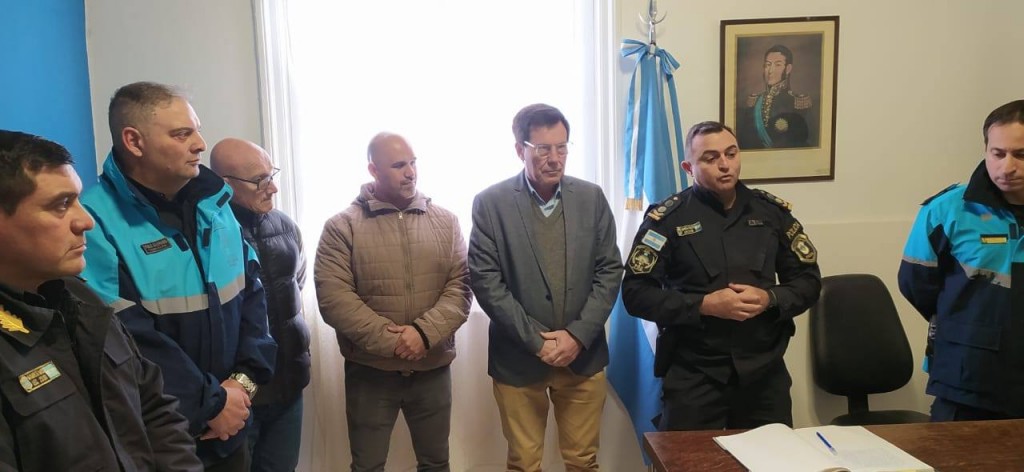 Juan Chalde le dio la bienvenida al nuevo titular de la Comisaria de Coronel Dorrego