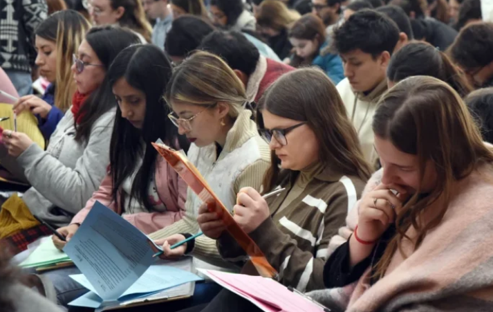 Examen de residencias médicas: desde 2026 cada provincia tomará y financiará la prueba