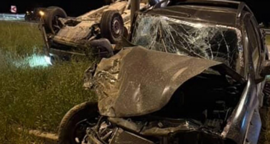 Chocó a un patrullero y lo hizo volcar: dos policías resultaron heridos