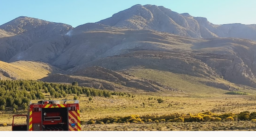 Sector serrano: Luego de varias horas pudieron sofocar incendio y hay guardia de cenizas