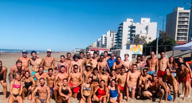 Monte Hermoso ya tiene a sus 108 guardavidas desplegados por la playa